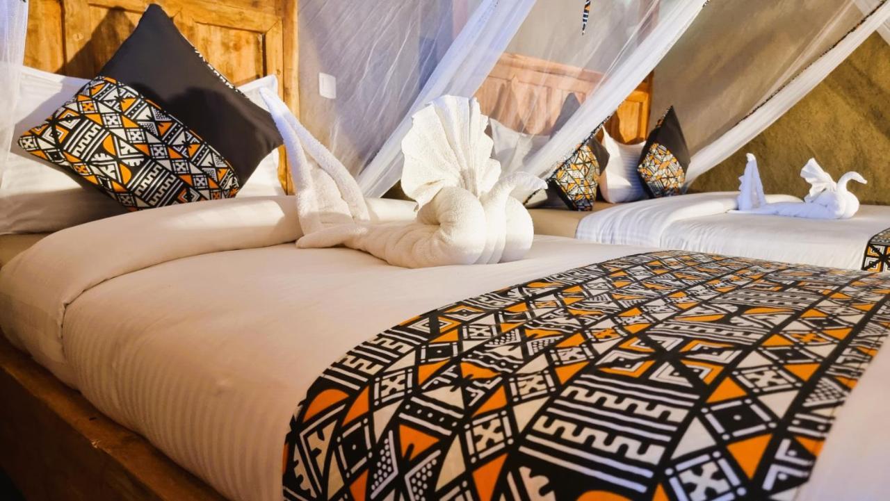 Africa Safari Maasai Boma Villa Serengeti Exterior photo
