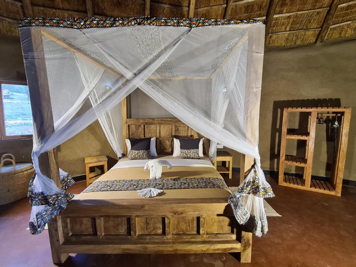 Africa Safari Maasai Boma Villa Serengeti Exterior photo